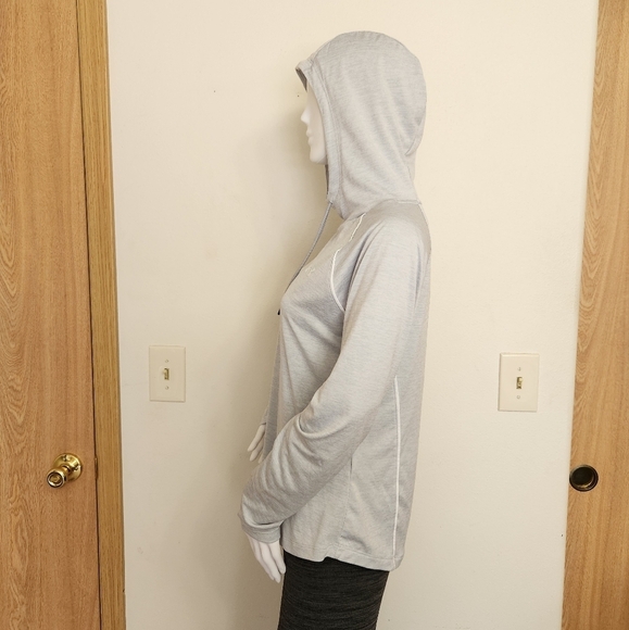 Gray‎ Under Armour athletic hoodie size medium - Picture 13 of 16
